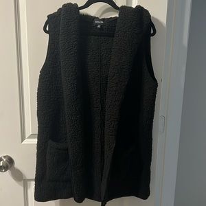Zenana XL sherpa style sleeveless vest with hood. Never worn.